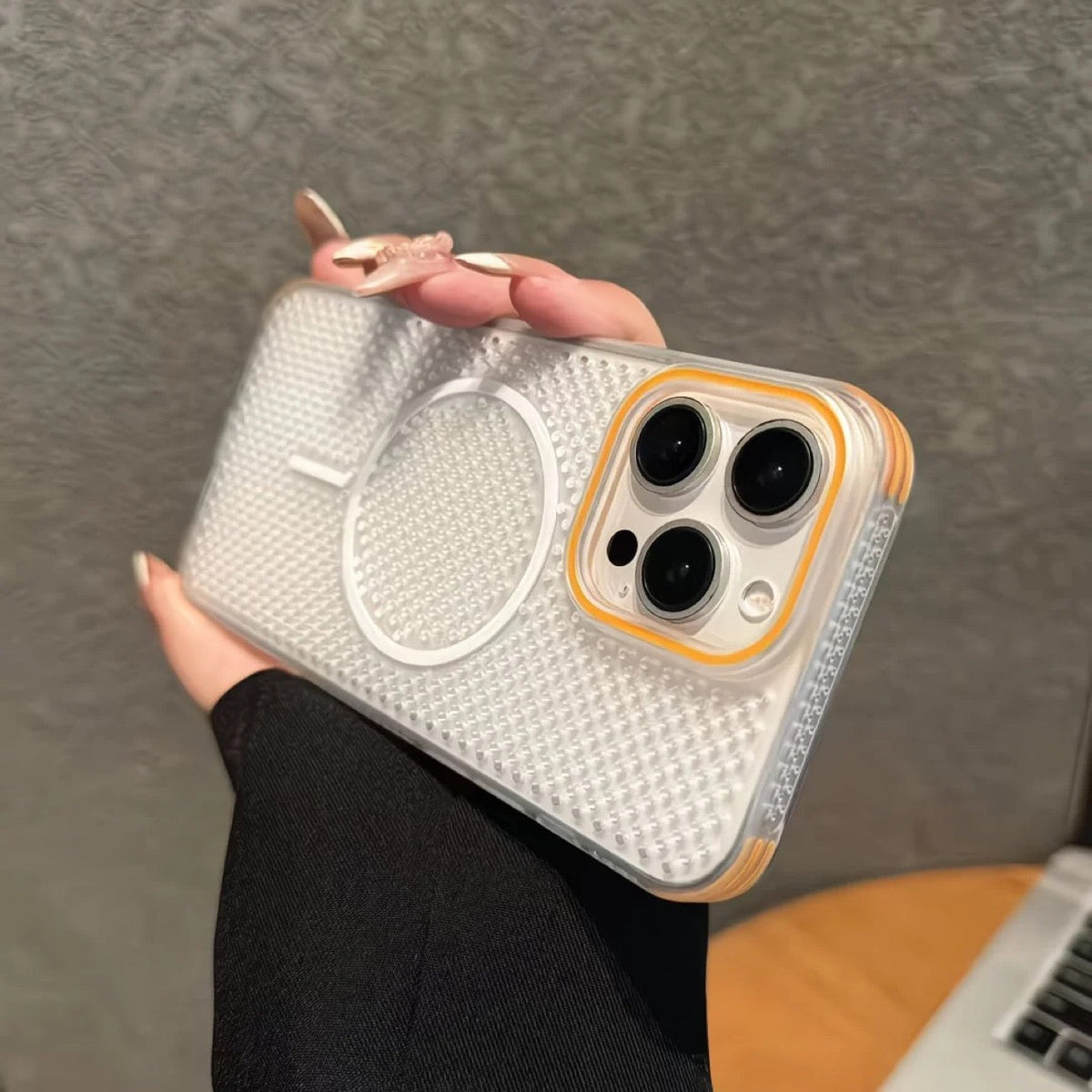 Hollow magnetic heat dissipation Apple phone case