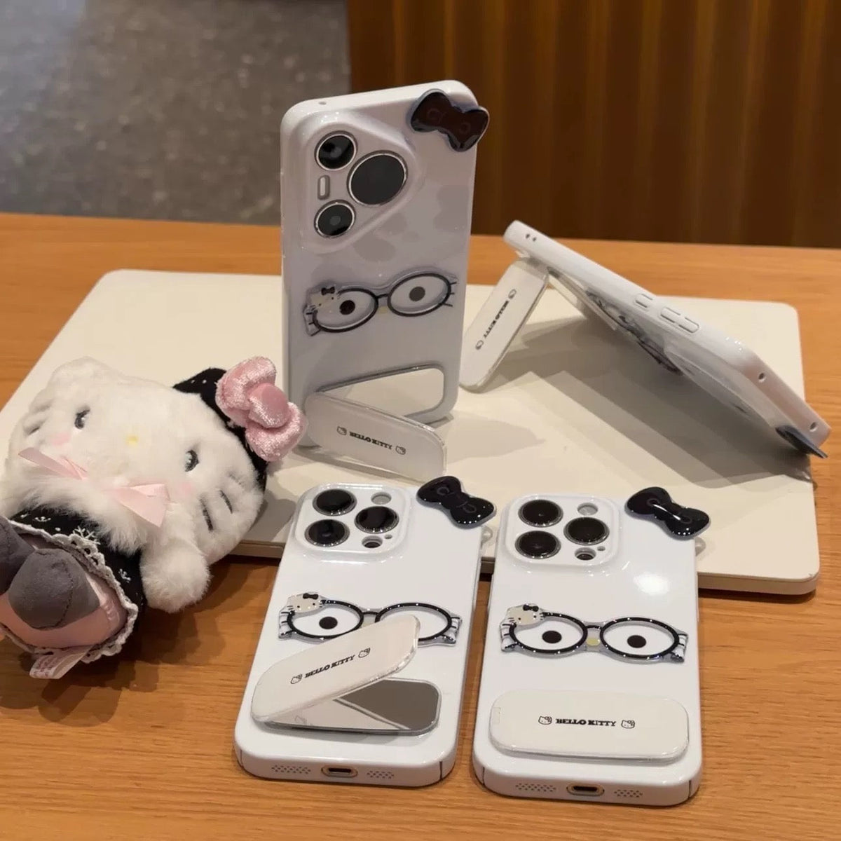 Kitty phone case with glasses (with mirror and stand)