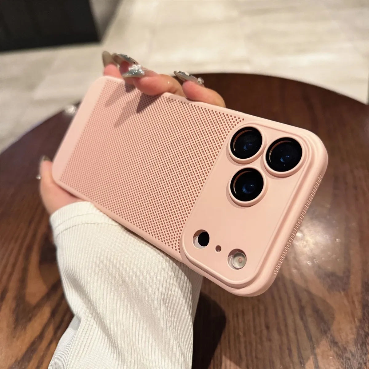 Honeycomb cooling phone case with lens film